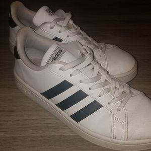 Adidas Grand Court Shoes